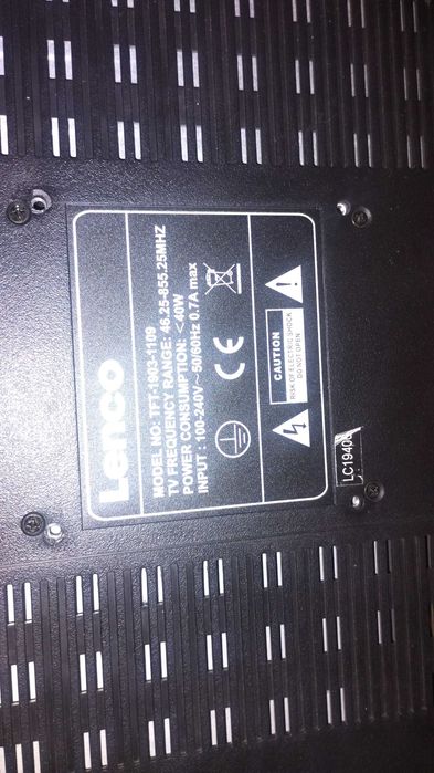 TV LCD bucătărie spatiu mic 49 cm HD Telecomanda HDMi SCART VGA