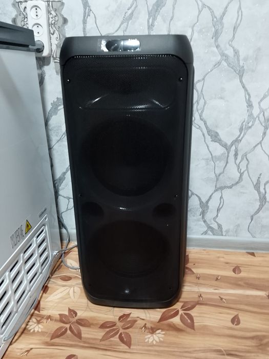 Продам музыкальную колонку