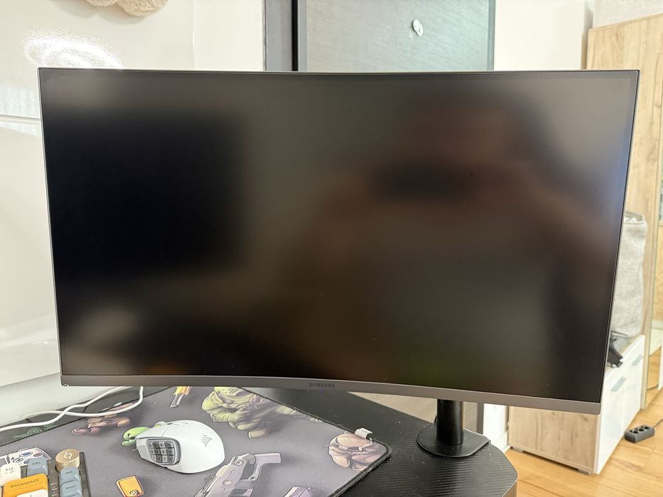 Monitor samsung c27jg50 2k Curbat 27” 144hz.