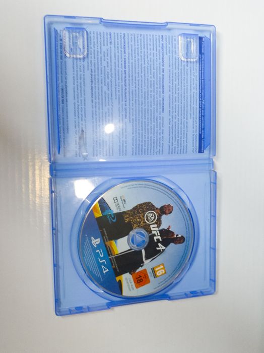 Sony PlayStation 4, 1 терабайт с 2 джостиками