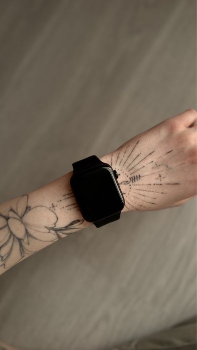 Продам Apple Watch SE 44mm ОРИГИНАЛ