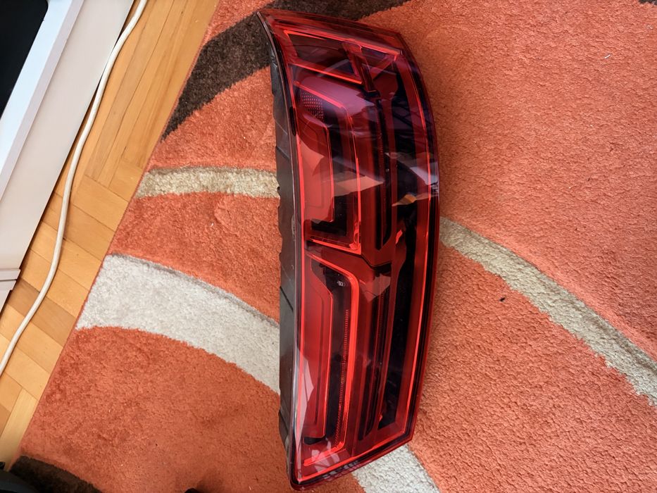 Десен стоп за Audi Q7