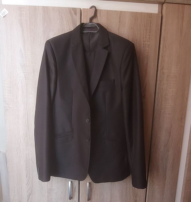 Costum barbati nr 46-48 (haina ,vesta pantaloni)