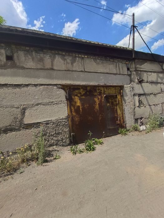 Большой капитальный гараж срочно продается