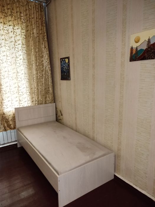 Сдам на длительный срок. Район площадь.