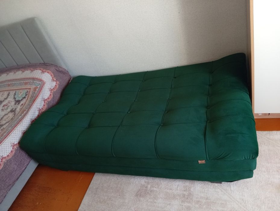 Диван хороший продам