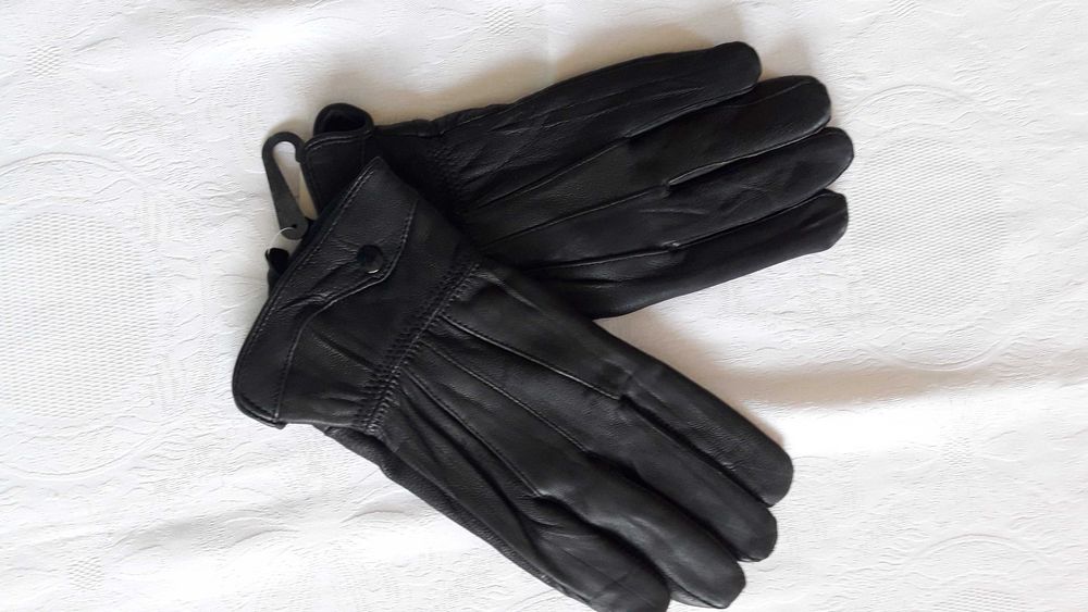 Предлагам нови дамски шалове, кожени шапка и ръкавици, изгодно!