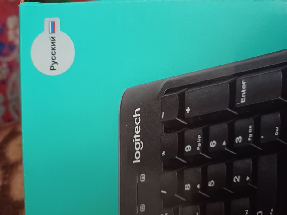 Продам клавиатуру Logitech для компьютера.