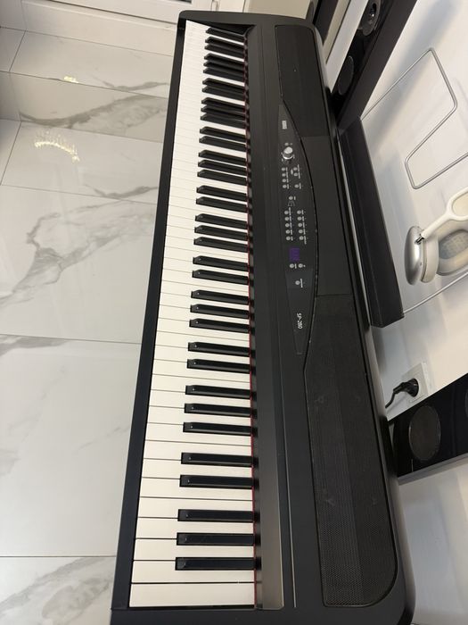 Продам цифровое пианино Korg SP-280