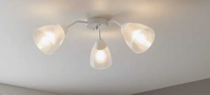 Продам люстры для дома