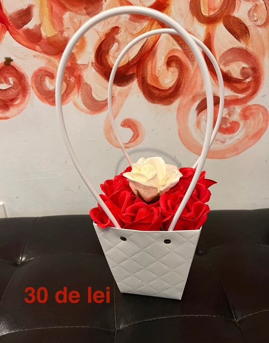 Ursulet realizat din trandafiri inima poseta sapun cana cadou
