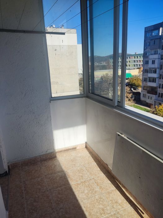 Дава се под наем Тристаен апартамент в Габрово, Долни Бакойци - 78 кв.м за 45900 € - Снимка #9