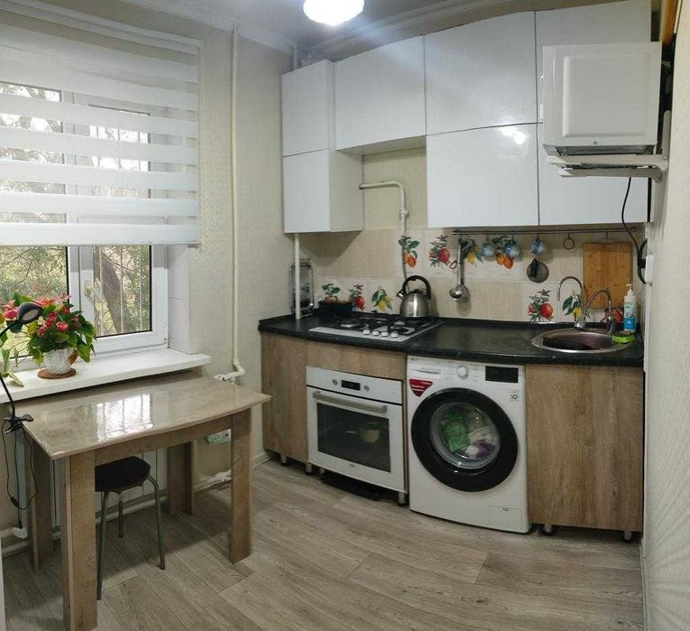 2 к.кв. 8 мкр-н  р-н ДАРУ