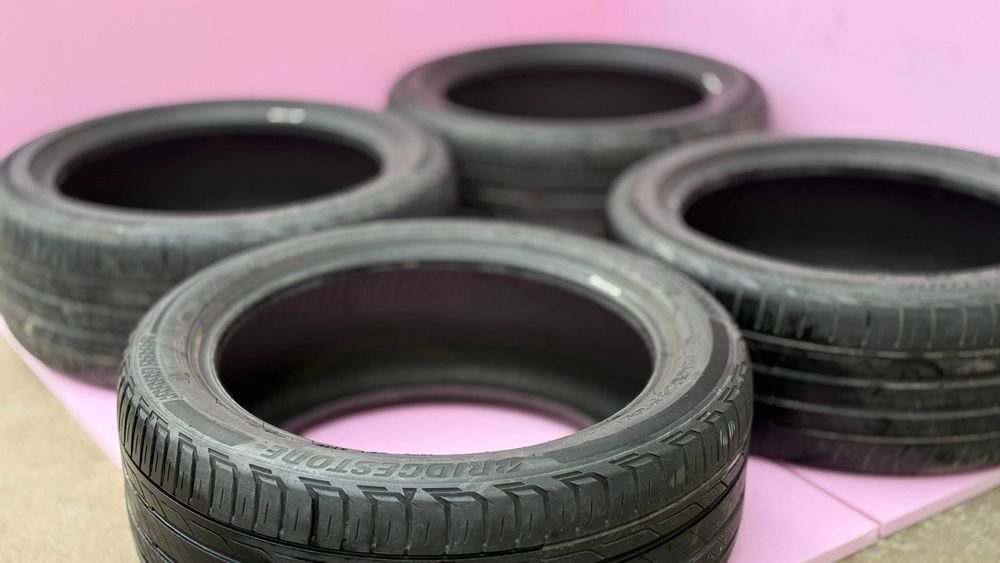 Vand set 4 anvelope de vara Bridgestone 225/45/17 foarte bune