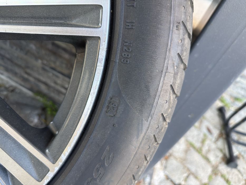 Оригинални джанти Audi 20 цола + летни гуми Pirelli