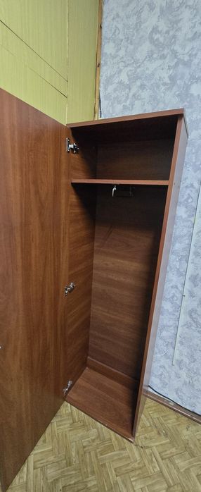 Офисная мебель , шкаф для вещей