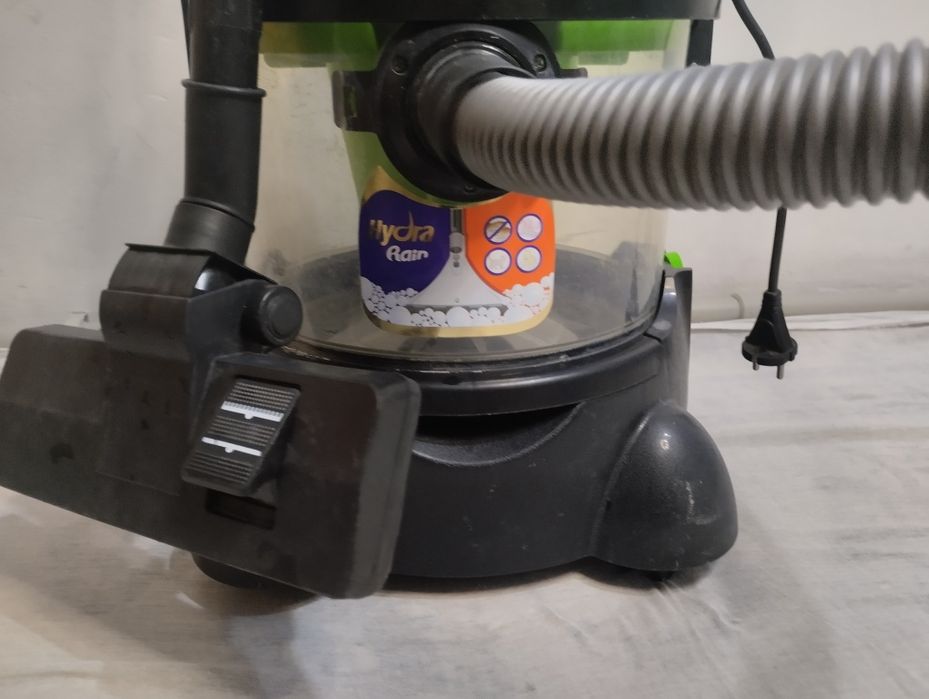 Пылисос Водяной .