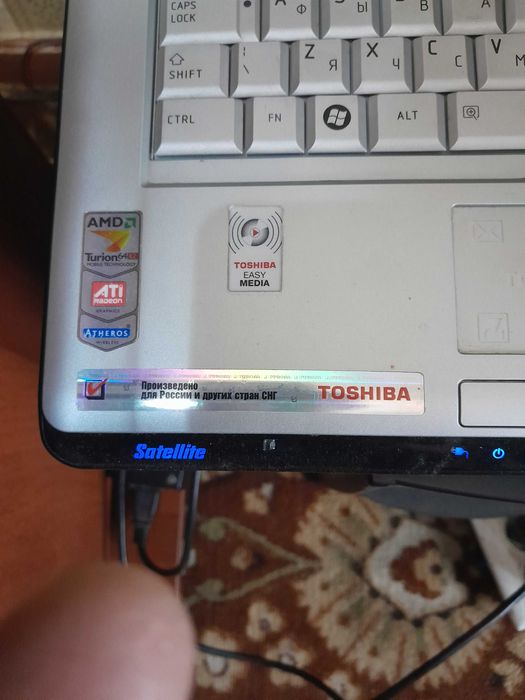 продам новбук  тошиба