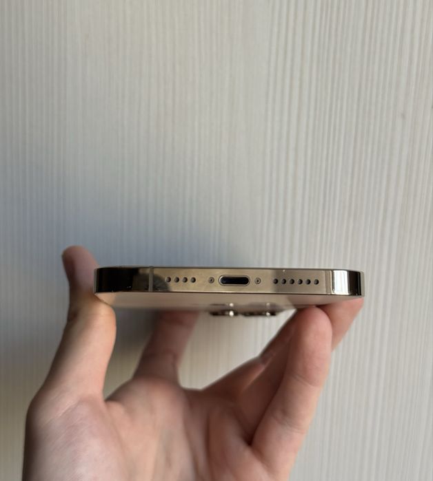 Iphone 12 pro max 128 84% 10/10