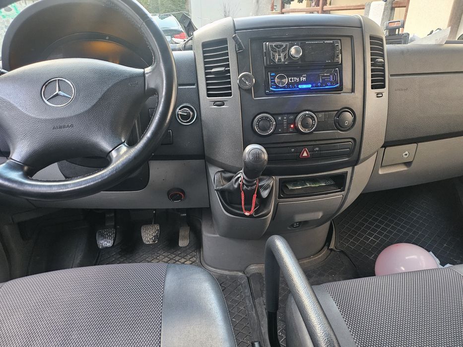 Vând autoplatformă  mercedes sprinter