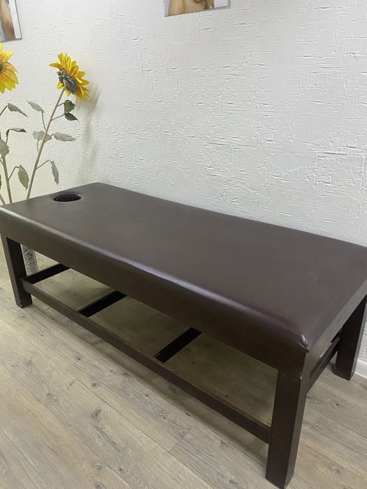 Кушетка  для массажа.