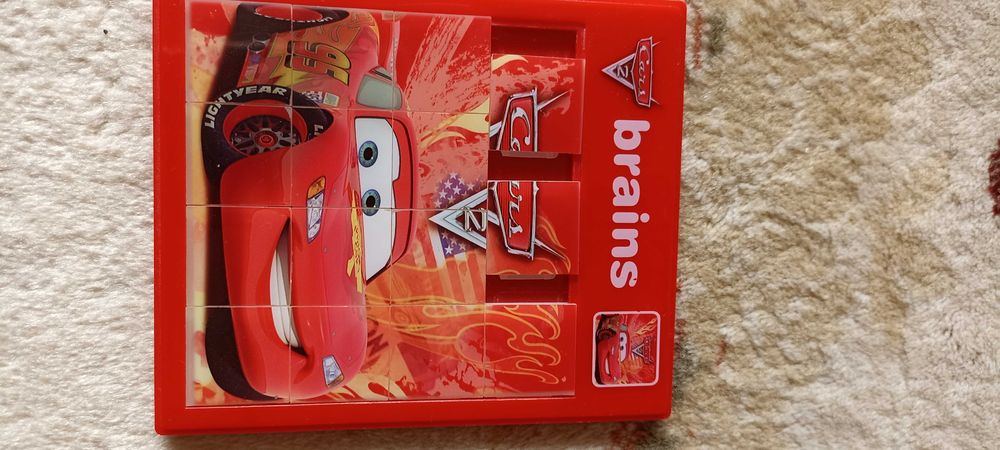 Книжка с шаблони за рисуване и пъзел Макуин Светкавицата