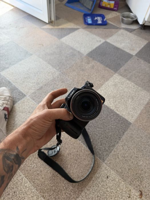 Aparat foto/video Panasonic fz45 Pret fix  Card 4gb 1 baterie  Fara alte accesorii