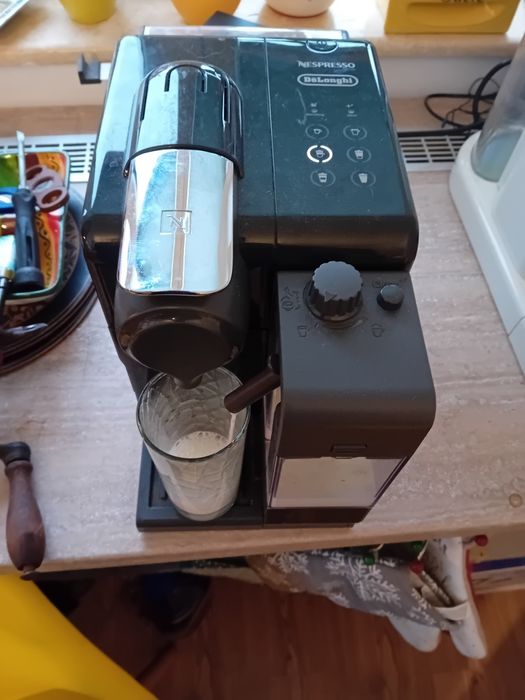 Aparat de cafea nespresso delonghi