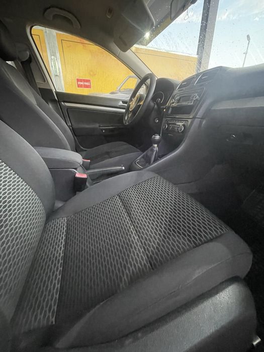 Volkswagen Golf 2011 diesel, 3.600 € — imagine 5
