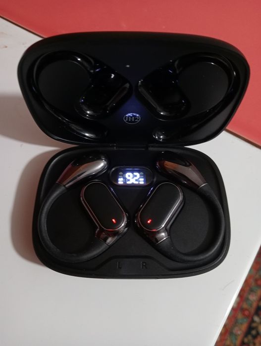 Наушники с переводом.