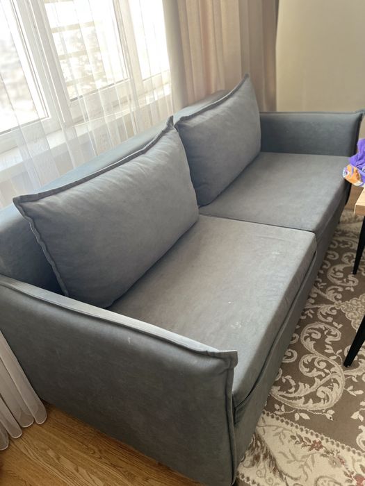 Срочно продам диван