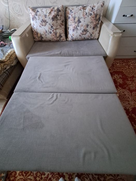 Продам мини диван.