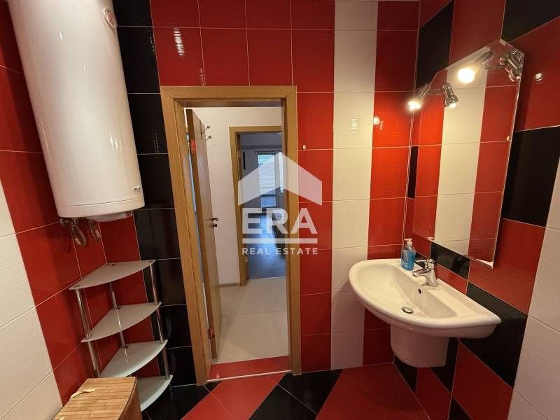 Дава се под наем Двустаен апартамент в Бургас, Славейков - 64 кв.м за 408 € - Снимка #8