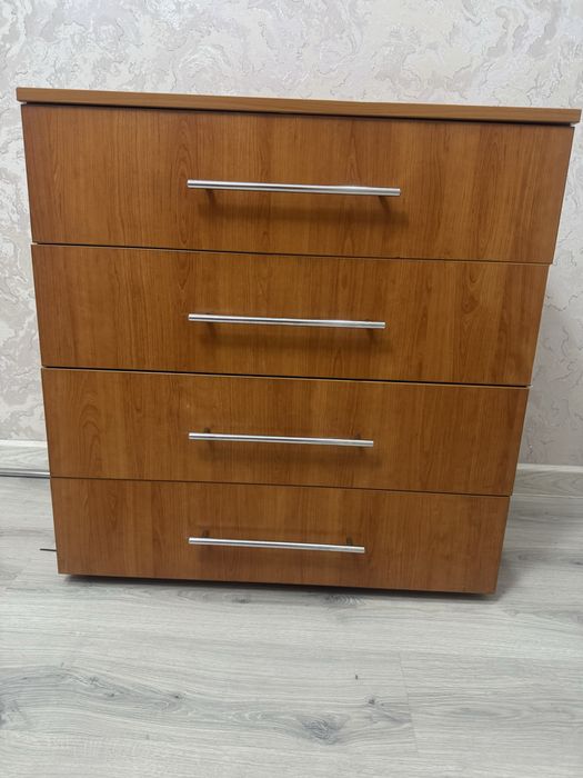 В хлрошем состоянии комод