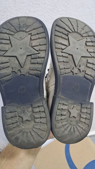 Продам ботинки весенние размер 29