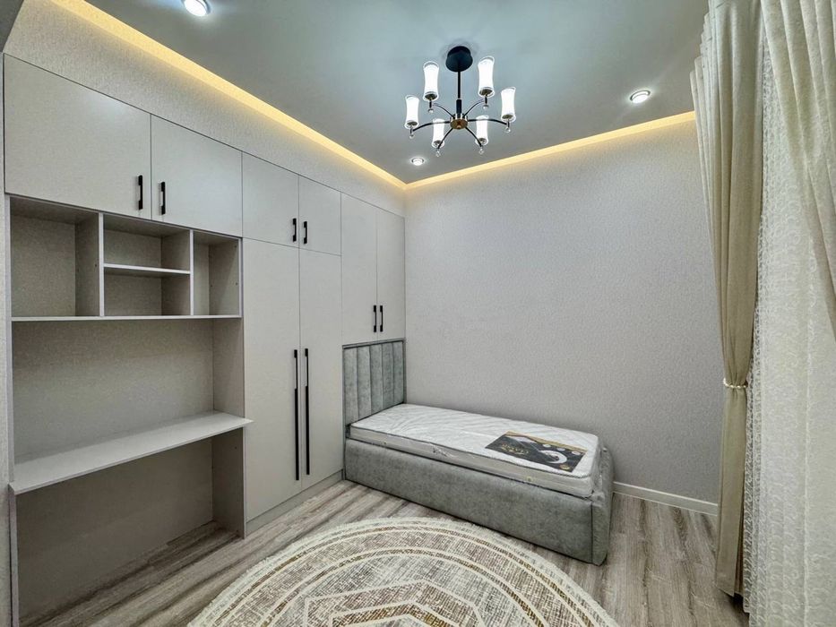 Продается 4х ком.кв. 97м2. 2й этаж. Вокзал.