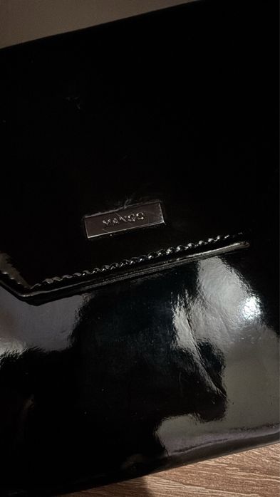 Poseta plic negru lucios MANGO noua