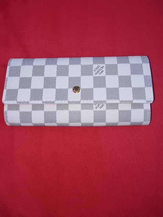 Vand portofel Louis vuitton nou