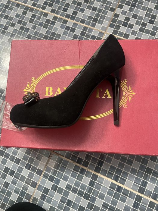 Продам туфли босоножки