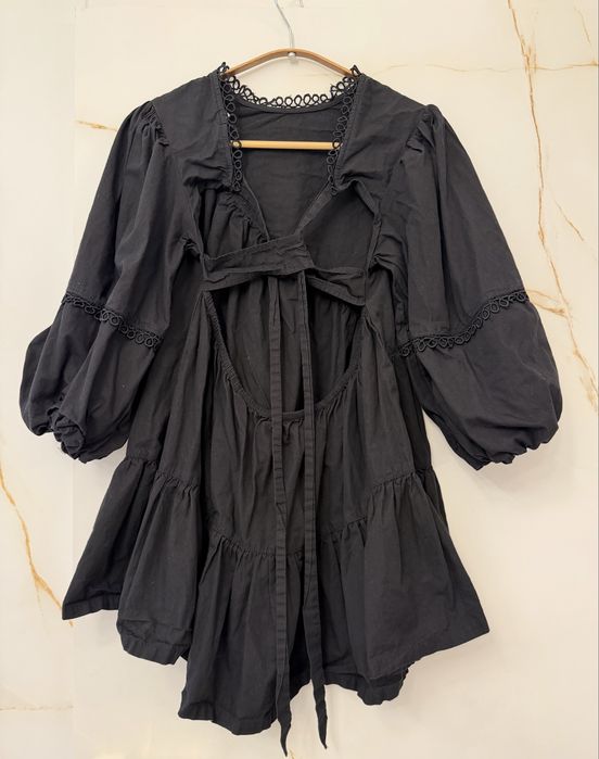 Rochie neagra scurta