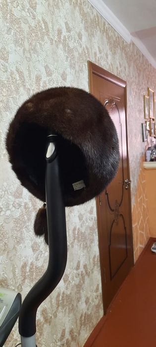 Норковая модная шапка
