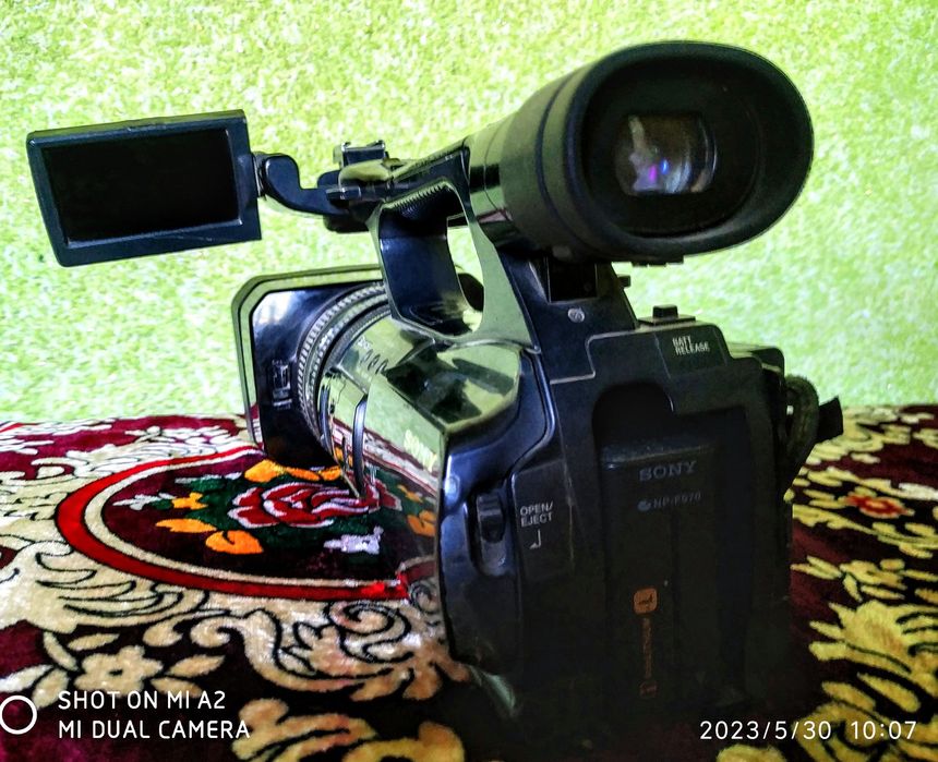 Sony 2200  2ta batariya bilan