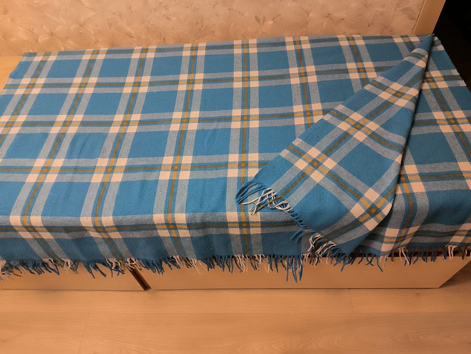 Плед в клетку б/у