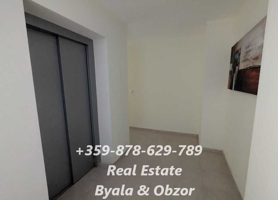 Дава се под наем Двустаен апартамент в Бяла - 62 кв.м за 67500 € - Снимка #2