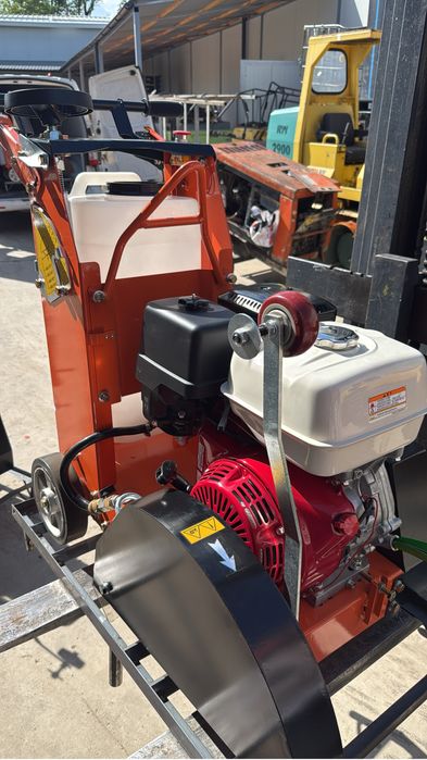 Taietor de asfalt 400 mm