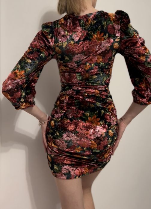 Распродажа весенней одежды