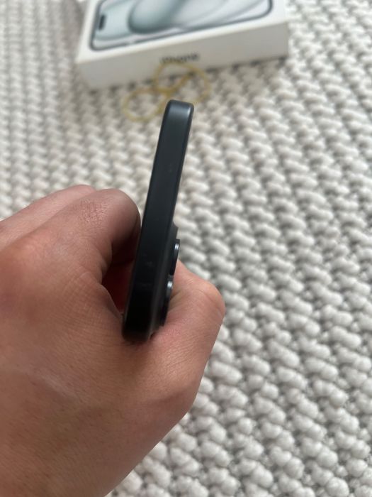 Продам iPhone 15 128 black