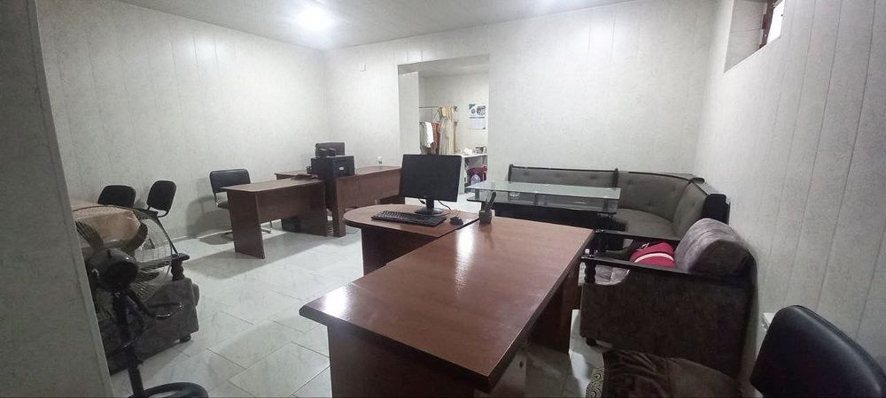 полуподвал (офис) в центре Самарканда