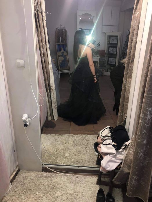 Блестяща бална/ абитуриентска рокля в тъмносин цвят