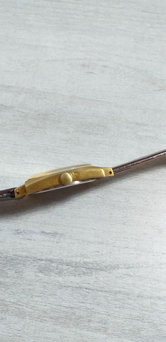 Позолоченные часы